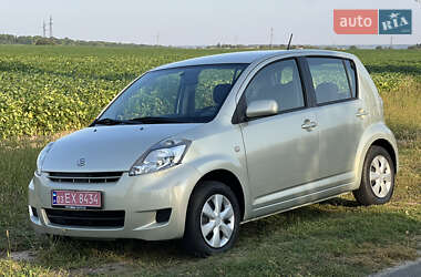 Хэтчбек Daihatsu Sirion 2007 в 