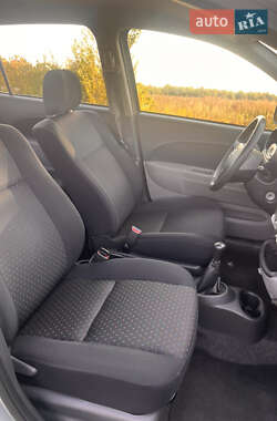 Хэтчбек Daihatsu Sirion 2007 в 