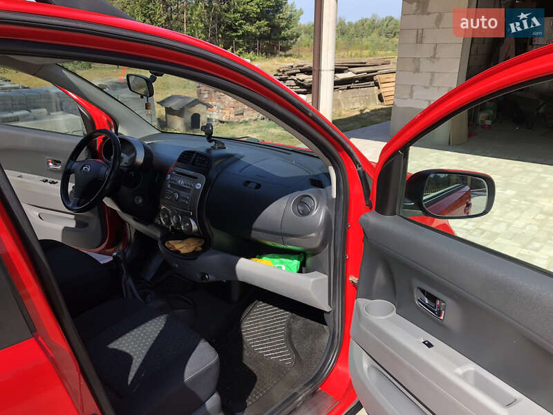 Хэтчбек Daihatsu Sirion 2010 в Ровно