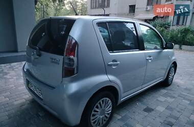 Хэтчбек Daihatsu Sirion 2008 в 