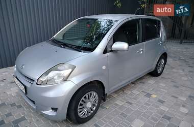 Хэтчбек Daihatsu Sirion 2008 в 
