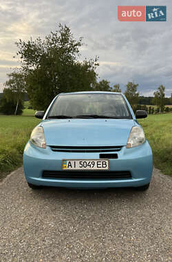 Хэтчбек Daihatsu Sirion 2006 в 