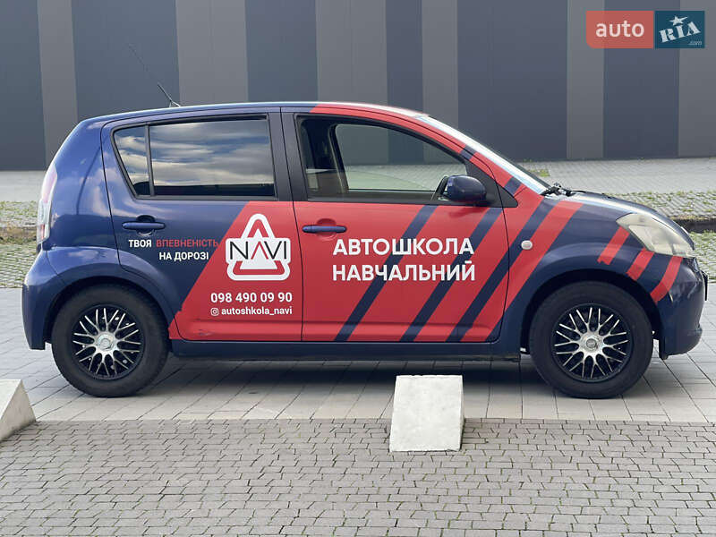 Хэтчбек Daihatsu Sirion 2005 в Хмельницком