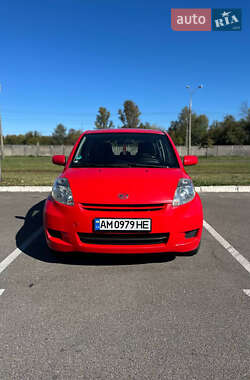 Хэтчбек Daihatsu Sirion 2008 в 