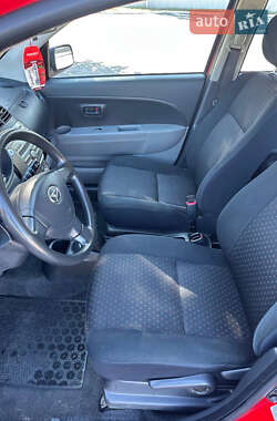 Хэтчбек Daihatsu Sirion 2008 в 