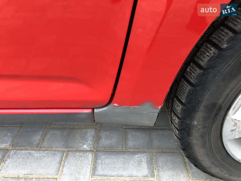 Хэтчбек Daihatsu Sirion 2010 в Ровно