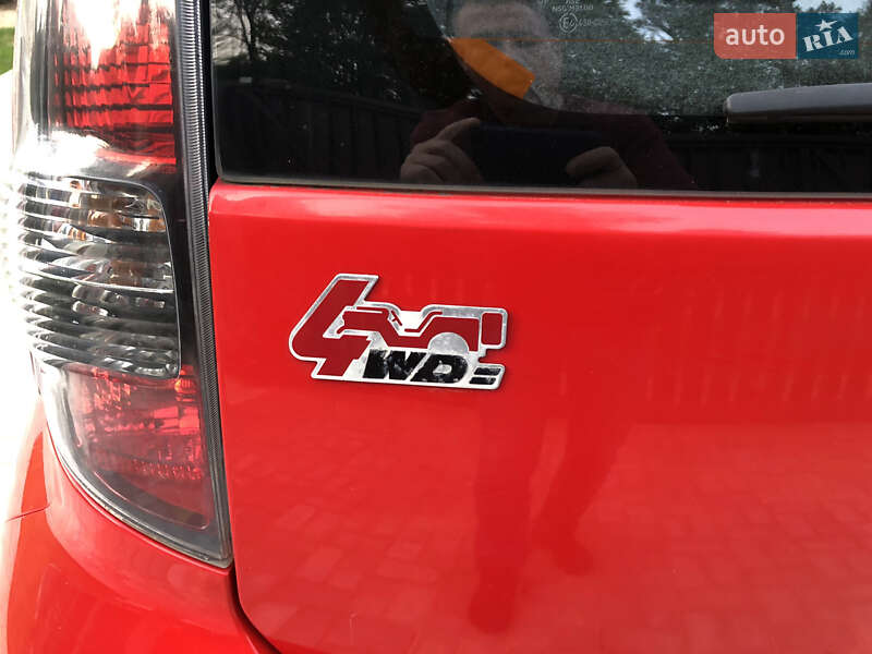 Хэтчбек Daihatsu Sirion 2010 в Ровно