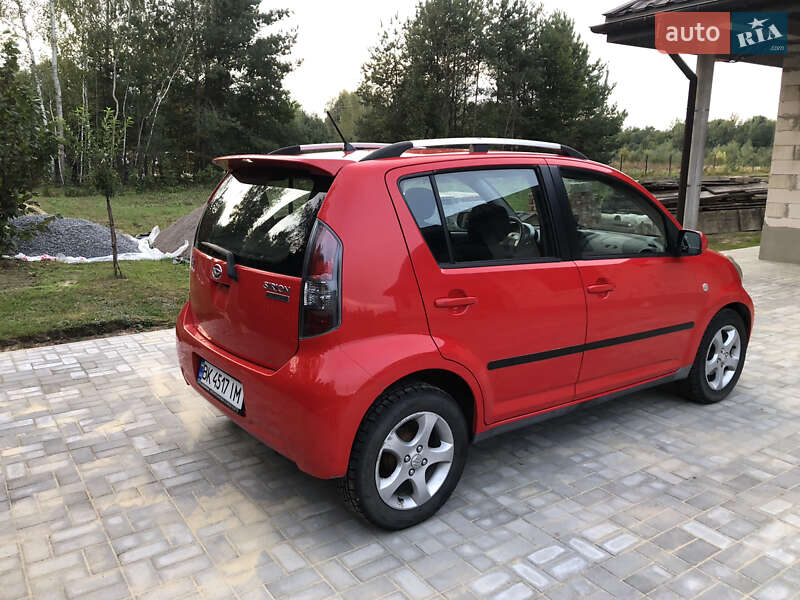Хэтчбек Daihatsu Sirion 2010 в Ровно