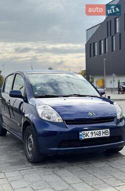 Хэтчбек Daihatsu Sirion 2005 в Ровно