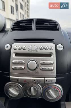 Хэтчбек Daihatsu Sirion 2005 в 