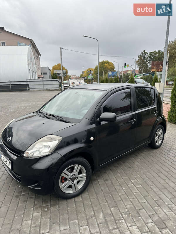 Хэтчбек Daihatsu Sirion 2008 в Киеве