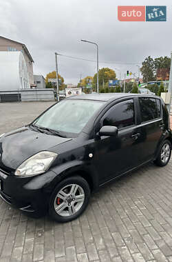 Хетчбек Daihatsu Sirion 2008 в 