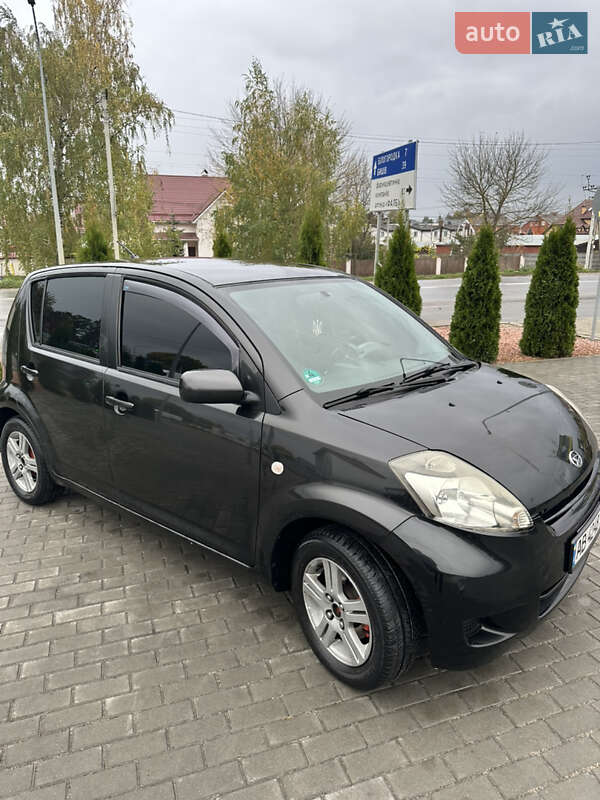 Хэтчбек Daihatsu Sirion 2008 в Киеве