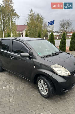 Хетчбек Daihatsu Sirion 2008 в 