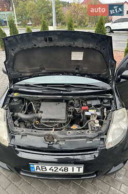 Хетчбек Daihatsu Sirion 2008 в 