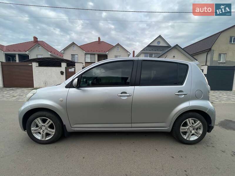 Хэтчбек Daihatsu Sirion 2006 в Одессе