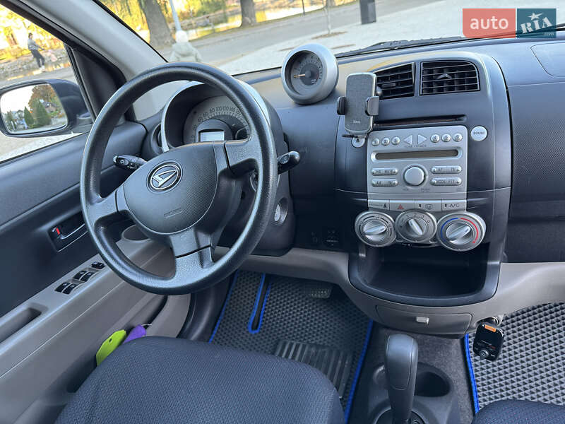 Хэтчбек Daihatsu Sirion 2005 в Львове