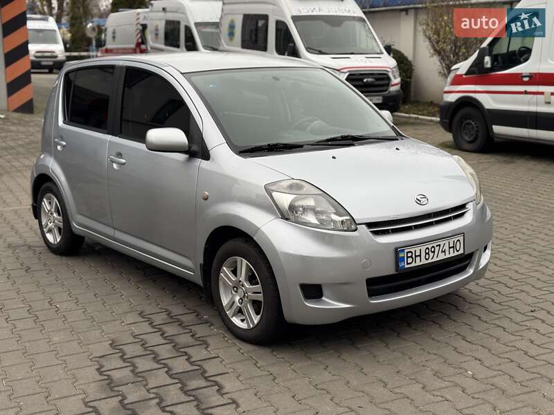 Хэтчбек Daihatsu Sirion 2006 в Одессе