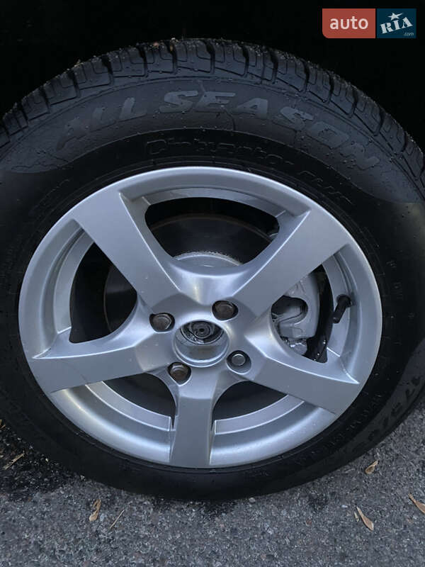 Хэтчбек Daihatsu Sirion 2008 в Киеве