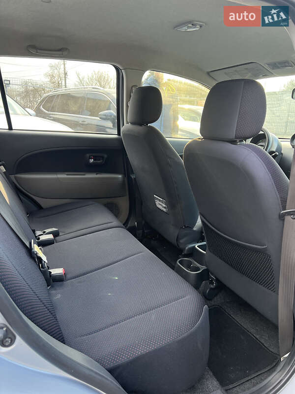 Хэтчбек Daihatsu Sirion 2006 в Львове