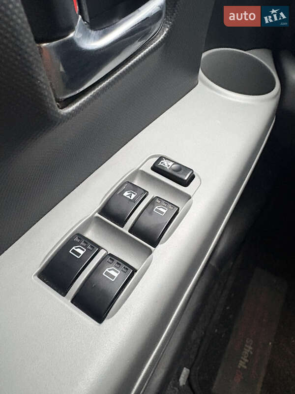 Хетчбек Daihatsu Sirion 2007 в Чернівцях фото 8 Хетчбек Daihatsu Sirion 2007 в Чернівцях