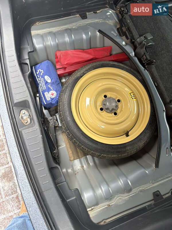 Хетчбек Daihatsu Sirion 2007 в Чернівцях фото 12 Хетчбек Daihatsu Sirion 2007 в Чернівцях