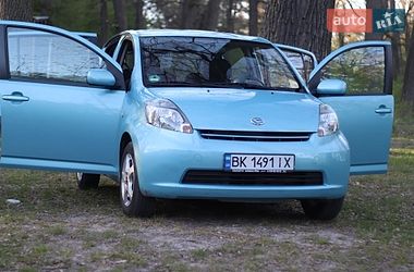 Хэтчбек Daihatsu Sirion 2006 в Ровно