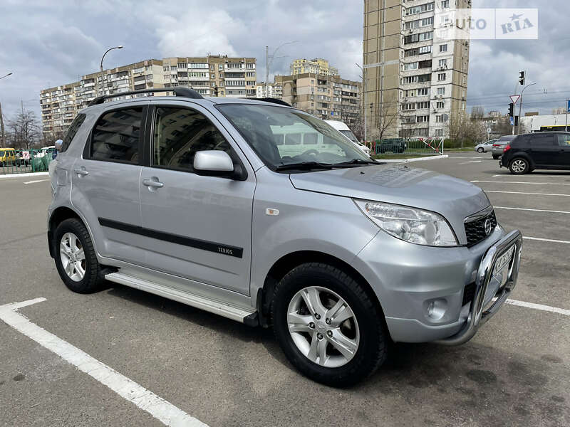Позашляховик / Кросовер Daihatsu Terios 2012 в Києві