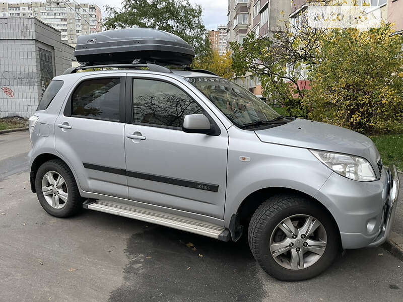 Позашляховик / Кросовер Daihatsu Terios 2012 в Києві