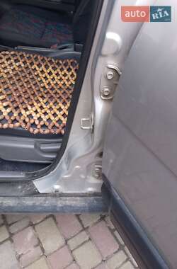 Внедорожник / Кроссовер Daihatsu Terios 1998 в 