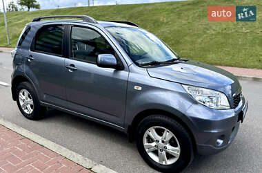 Позашляховик / Кросовер Daihatsu Terios 2010 в 