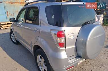 Позашляховик / Кросовер Daihatsu Terios 2010 в 