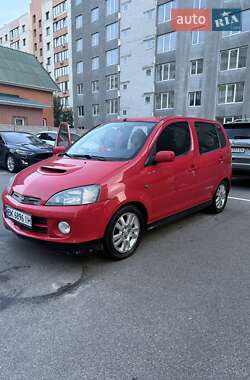Микровэн Daihatsu YRV 2004 в 