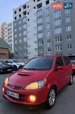 Микровэн Daihatsu YRV 2004 в 