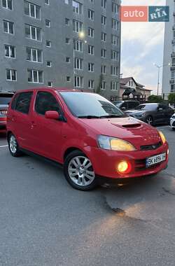 Микровэн Daihatsu YRV 2004 в 