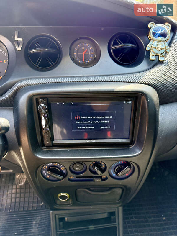 Микровэн Daihatsu YRV 2005 в Ужгороде