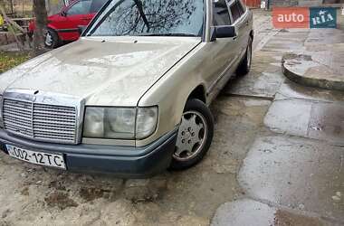 Седан Daimler Daimler 1985 в Золочеве