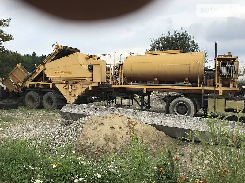 Асфальтоукладчик Delmag RH 2011 в Косове