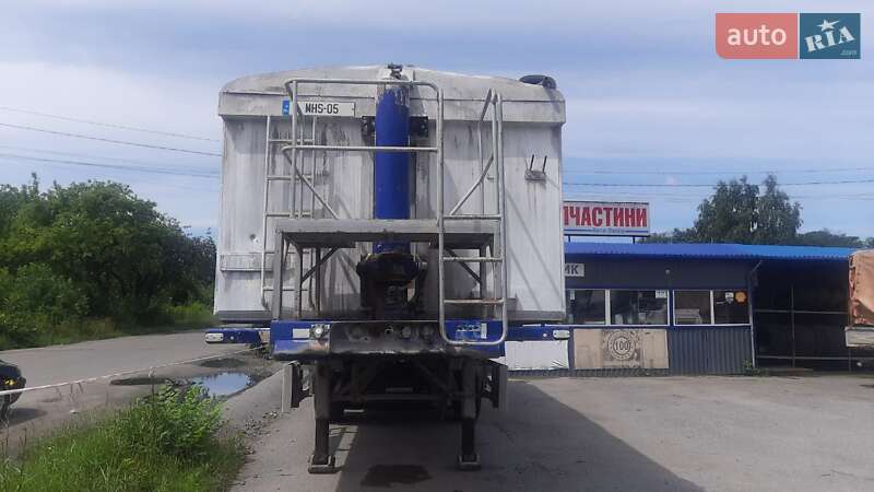 Зерновоз - напівпричіп Dennison Trailers 2002 в Шепетівці