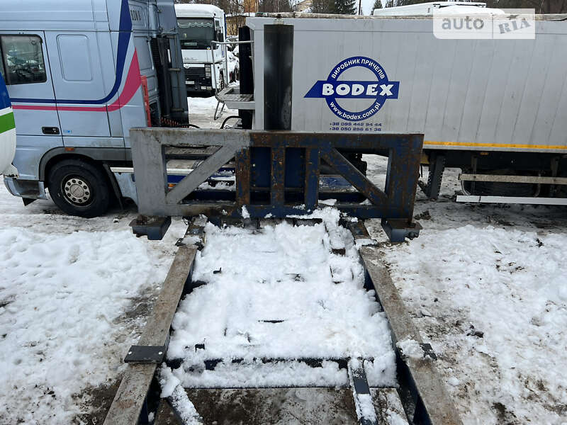 Самоскид напівпричіп Dennison Trailers 2006 в Кременці