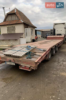 Низкорамна платформа Dennison Trailers 1995 в Іршаві