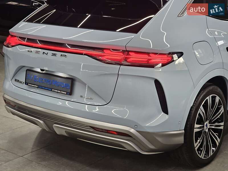Позашляховик / Кросовер Denza N7 2023 в Дніпрі
