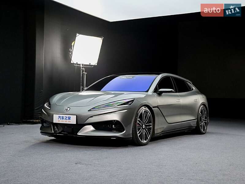 Denza Z9 GT 2024