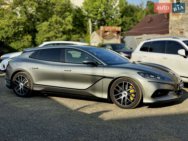 Лифтбек Denza Z9 GT 2024 в Ужгороде