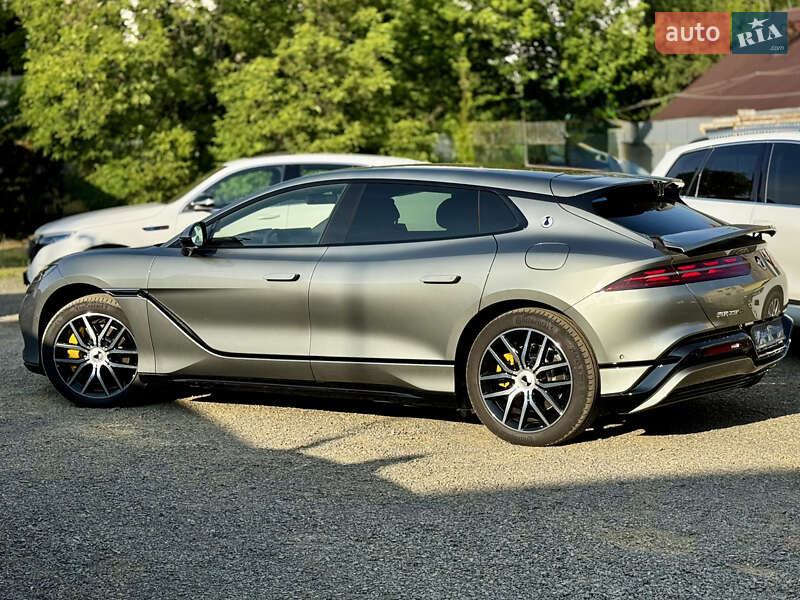 Лифтбек Denza Z9 GT 2024 в Ужгороде