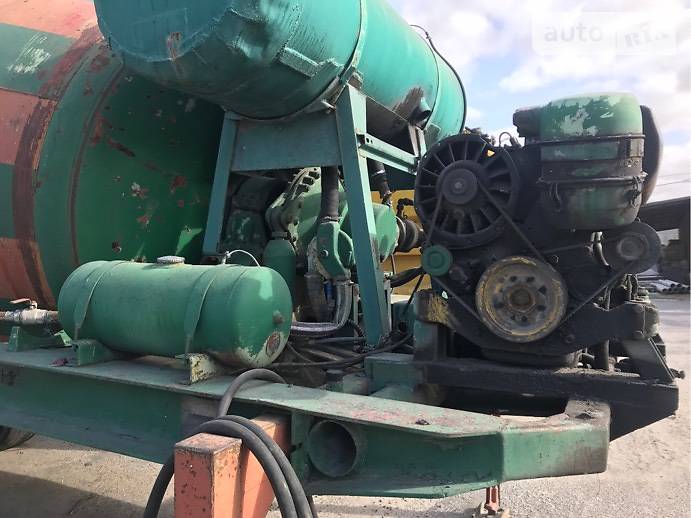 Бетономешалка (Миксер) Deutz-Fahr D 1994 в Березане
