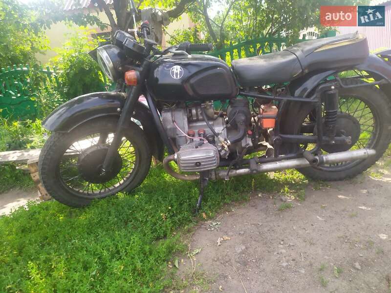 Мотоцикл з коляскою Днепр (КМЗ) 10-36 1982 в Золочеві
