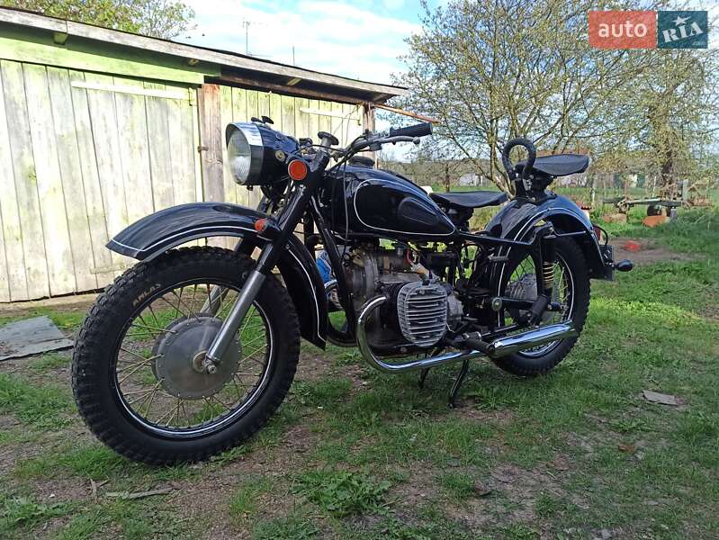 Мотоцикл Классік Днепр (КМЗ) Днепр-12 1981 в Баранівці