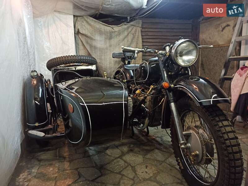 Мотоцикл Классік Днепр (КМЗ) Днепр-12 1981 в Баранівці