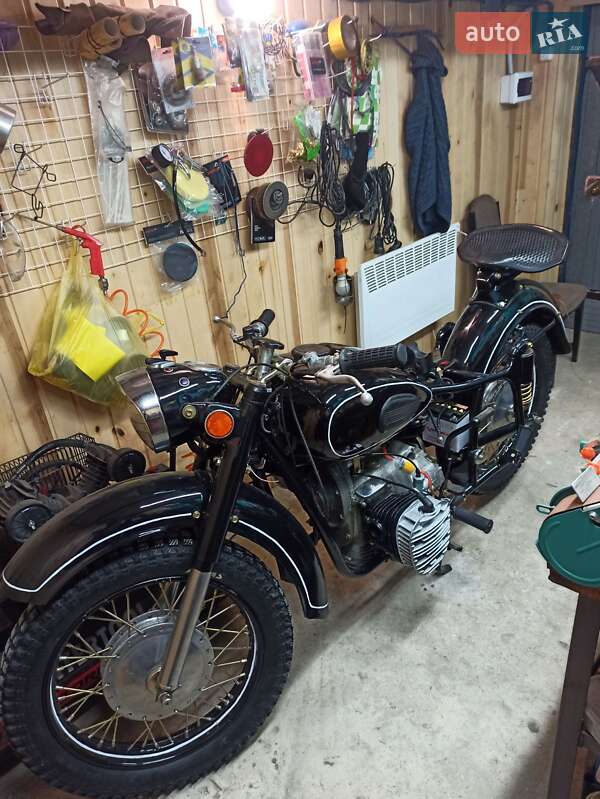 Мотоцикл Классік Днепр (КМЗ) Днепр-12 1981 в Баранівці